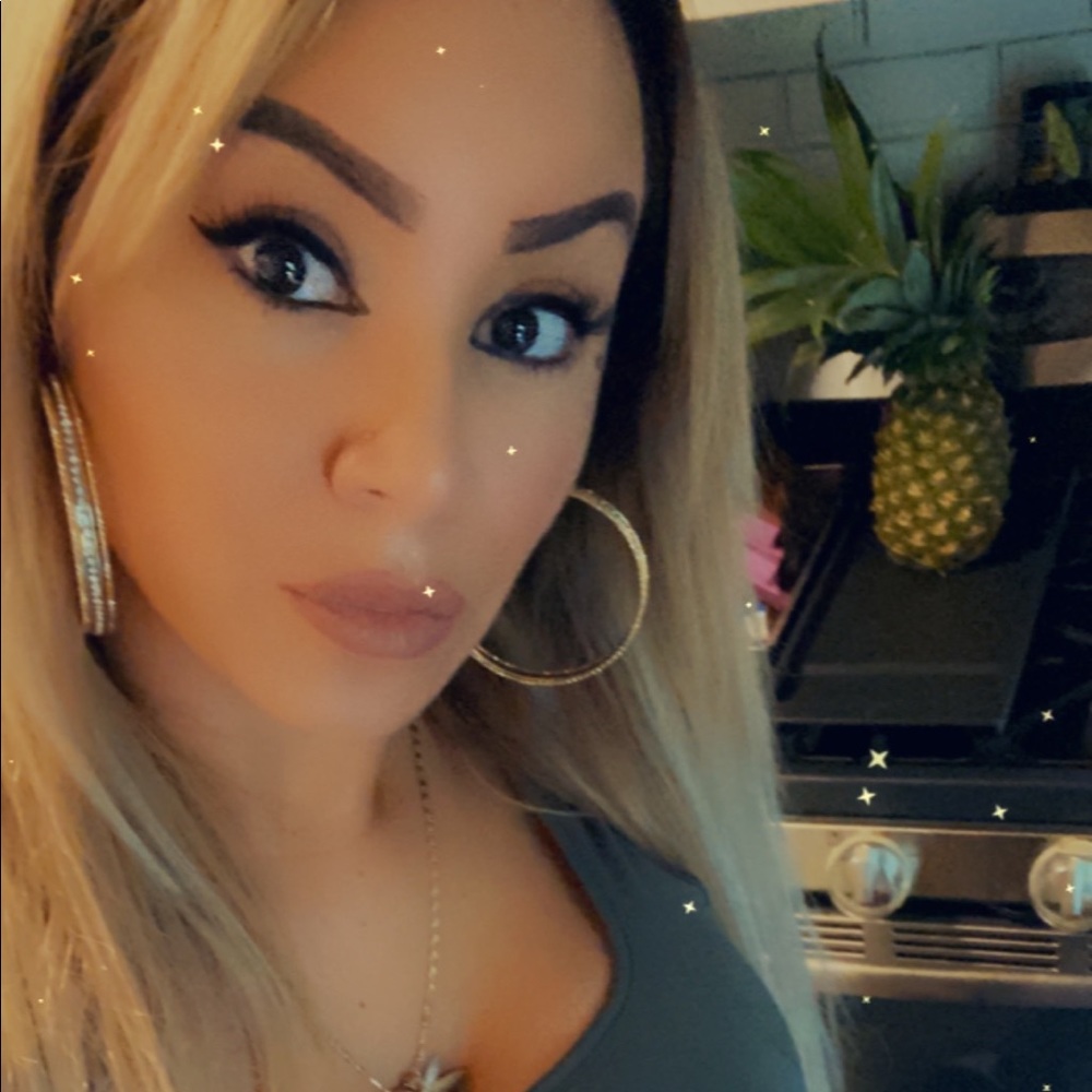 Meet your Posher, Andriana